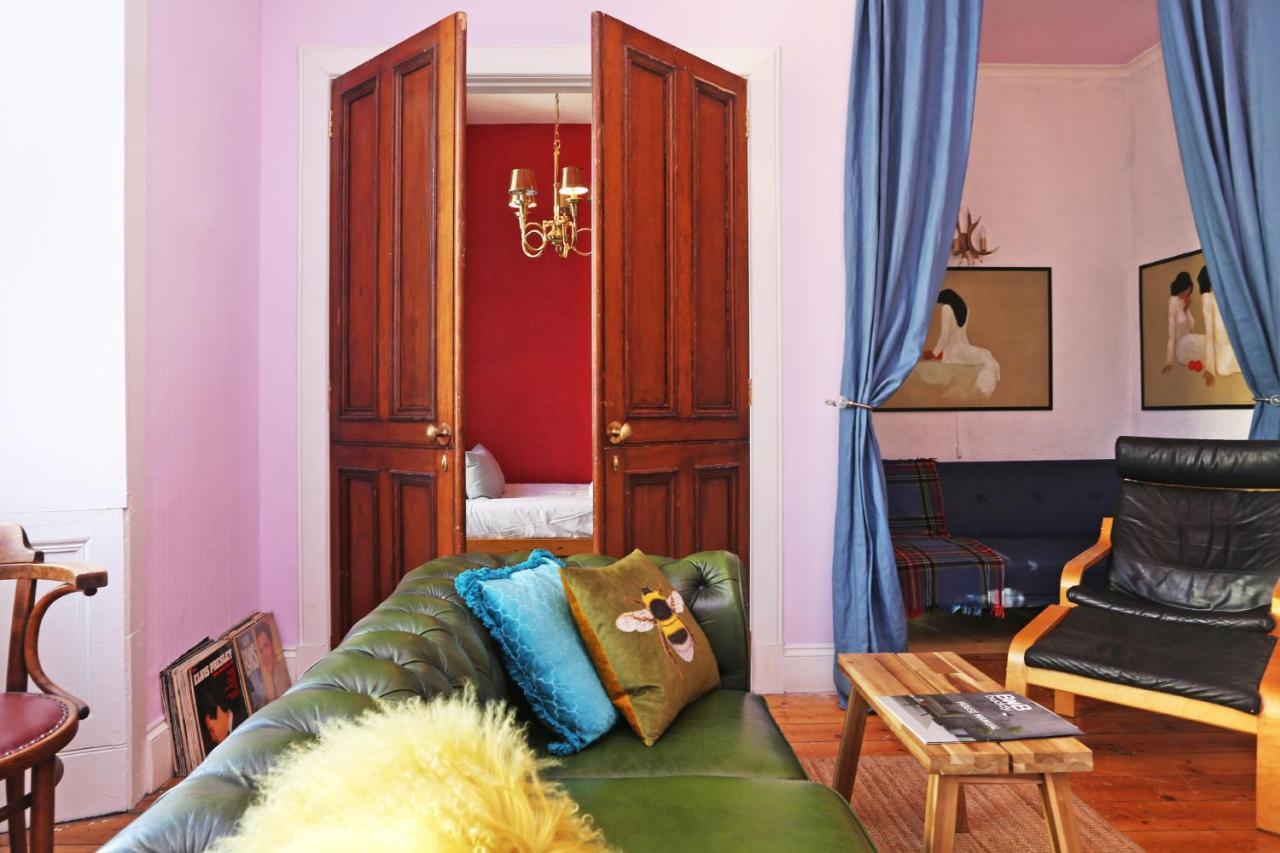 Joivy Iconic Colorful Home On The Royal Mile إدنبرة المظهر الخارجي الصورة