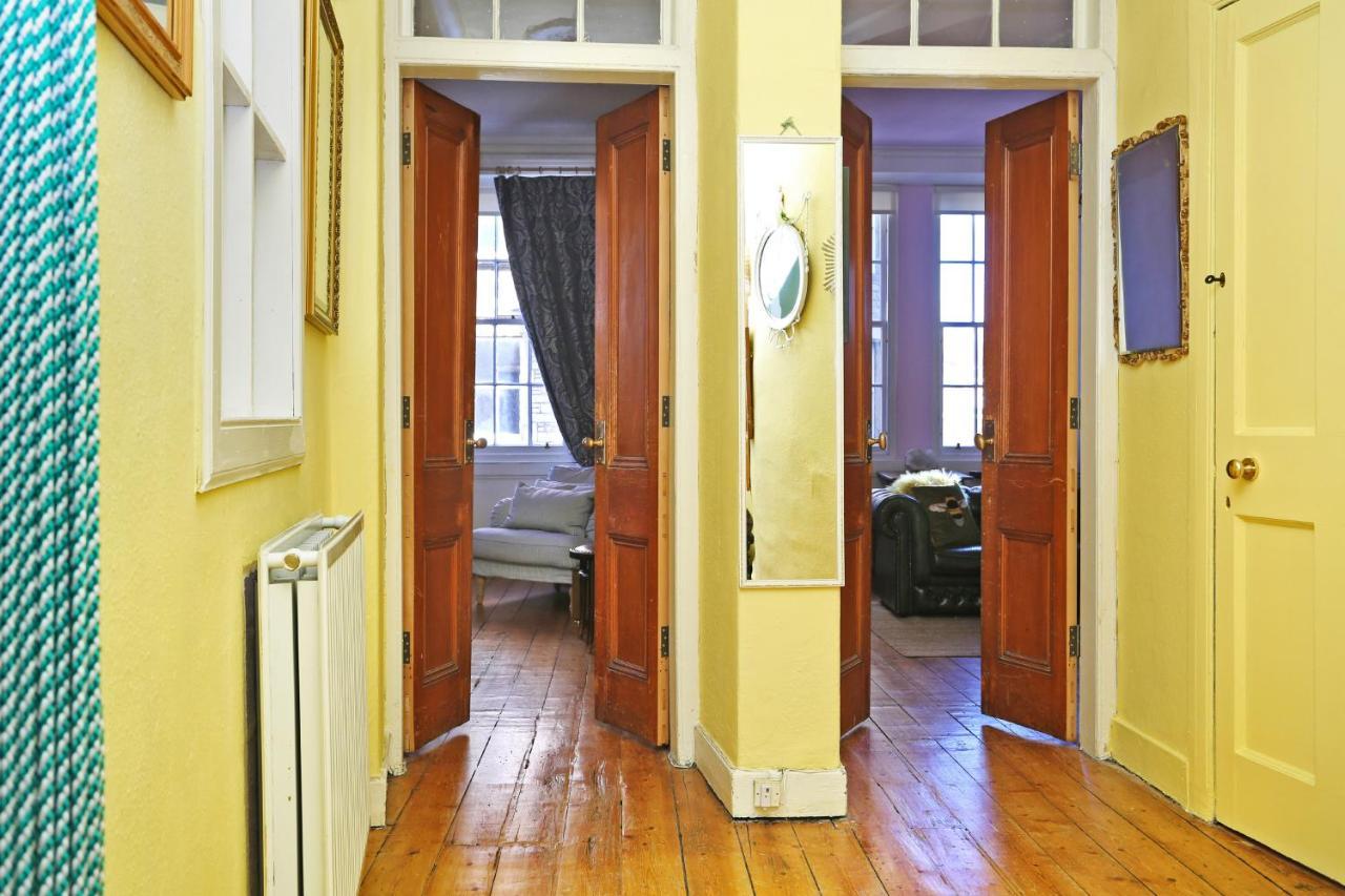 Joivy Iconic Colorful Home On The Royal Mile إدنبرة المظهر الخارجي الصورة